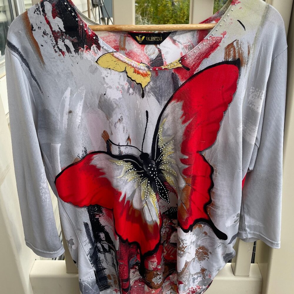 Women's Size Medium Grey/Red Gorgeous Butterfly Rhinestone Shirt - Brand New!